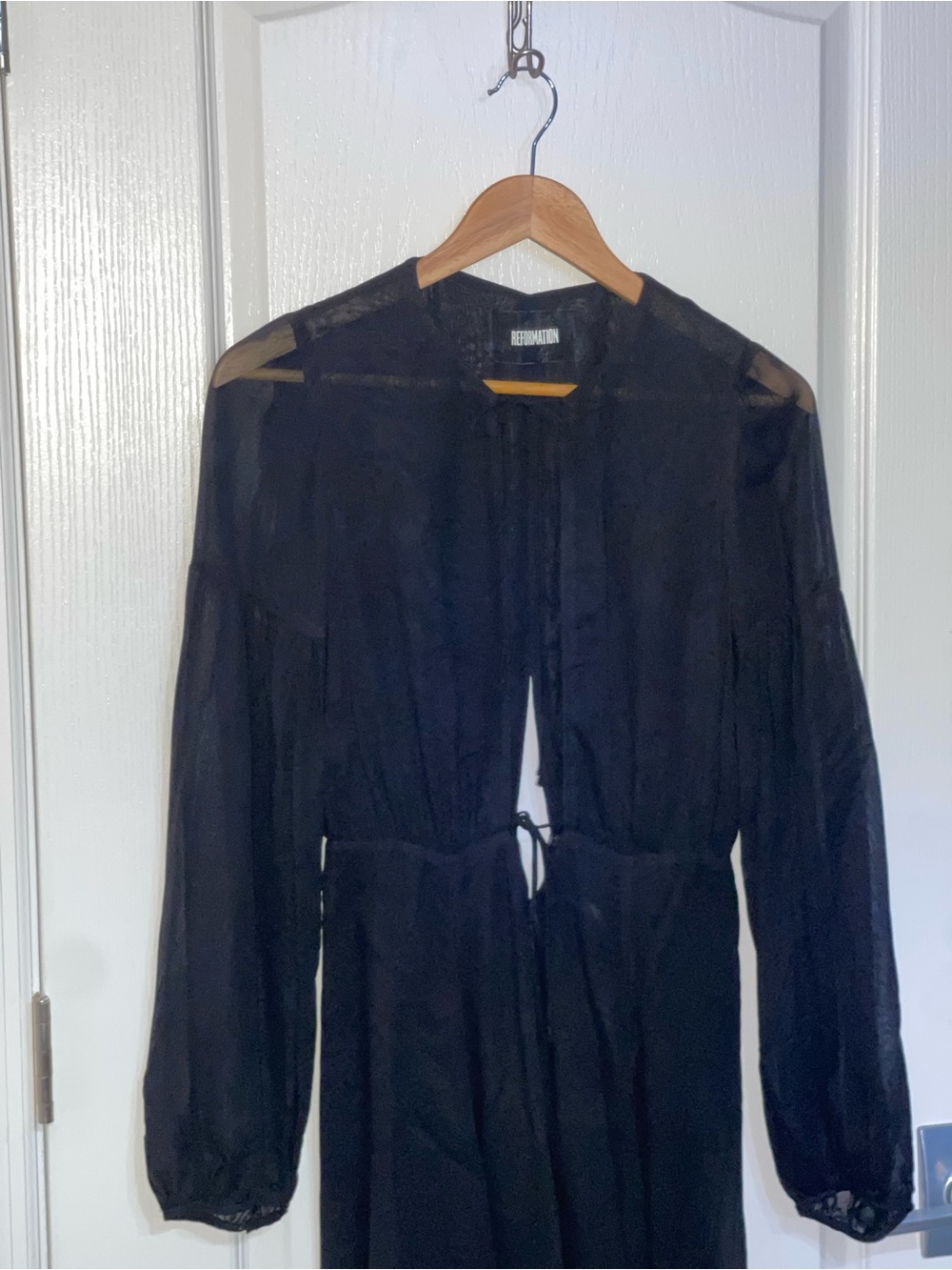 REFORMATION Bella Black Long Sleeve Double Tie Front Lace Up Detail Flirty Sz 6 - Picture 4 of 9